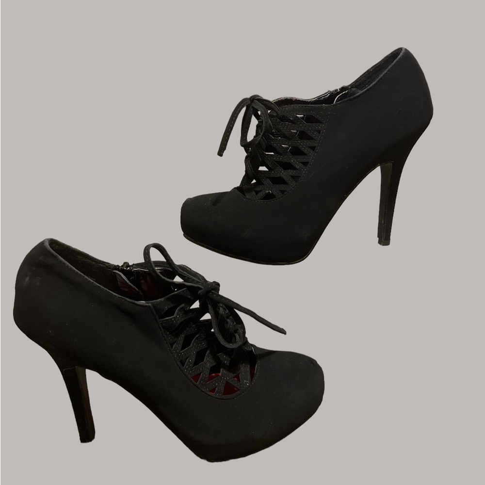 Madeline Girl Maryjane Black Pumps Heels Size 8.5M - Picture 4 of 9